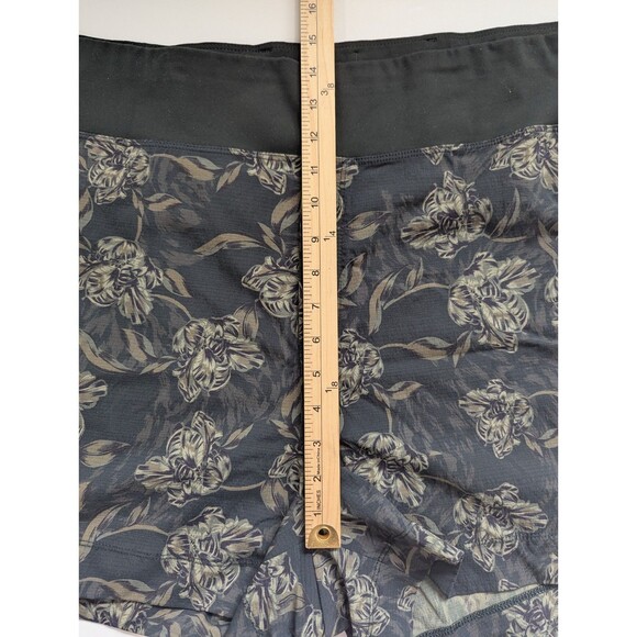 Women's Athleta Trekkie North Printed Shorts Size 26 Ripstop Outdoors Army Green - Picture 12 of 13